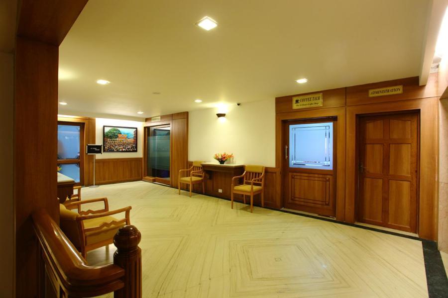 Hotel Pooram International Thrissur Exterior foto